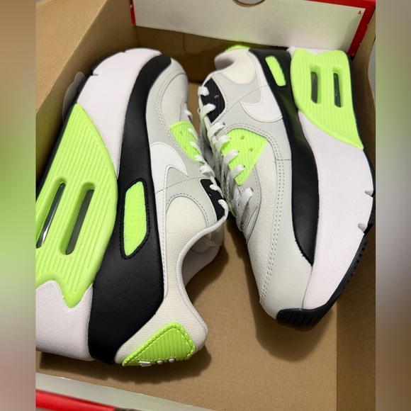 NIKE WOMENS AIR MAX 90 LV8 SNEAKERS-Photon Dust/White-Lime-Black-SIZE 8.5 - Picture 4 of 17
